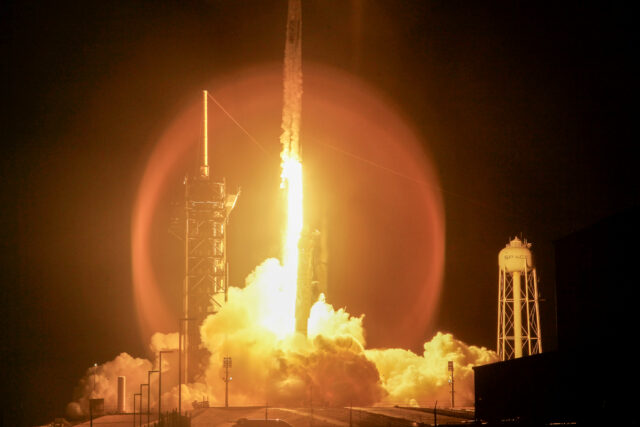O SpaceX SpaceX Flight está sofrendo de "anomoly principal"

