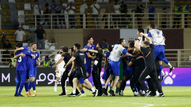 O Uzbequistão se qualifica para a Copa do Mundo da FIFA pela primeira vez depois de se retirar contra os Emirados Árabes Unidos

