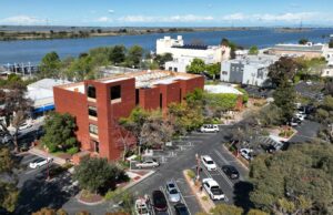 O antiocrata aprova o orçamento como um déficit da cidade com déficit O antiocrata aprova o orçamento como um déficit da cidade com déficit