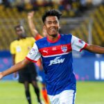 O atacante Shivaldo Singh assina um novo acordo de três anos com o Bengaluru FC