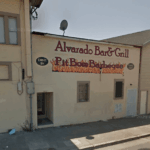O atirador no restaurante Richmond Morde é examinado depois que a Cellmate morreu