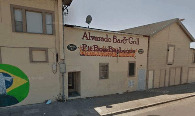 O atirador no restaurante Richmond Morde é examinado depois que a Cellmate morreu


