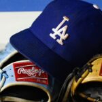 O cantor desafiou os Dodgers, um hino do cinto em espanhol