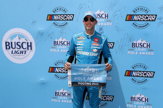 O chefe da 23xi, Denny Hamlin, resume as expectativas abertas de Bubba Wallace de Bubba Wallace, enquanto a equipe continua a proteger.

