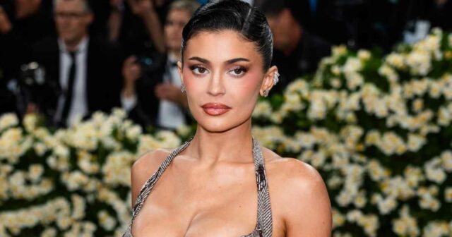 Toda vez que os Kardashians revelavam sua cirurgia