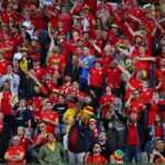 O classificador da FIFA WC se torna assustador: os fãs do Wells hospitalizados após uma queda séria