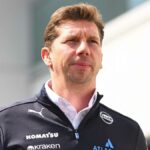 O diretor da equipe de Williams James Wowls assina contrato de F1 de longo prazo