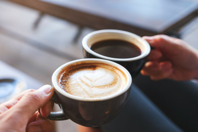 O estudo de 30 anos revela um efeito surpreendente do café nas mulheres mais de 70

