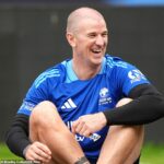 Joe Hart estava de bom humor quando mostrou o primeiro resultado de um transplante de cabelo na sexta -feira
