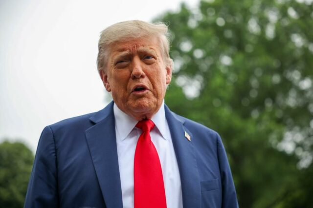 O presidente Trump fala com a mídia.