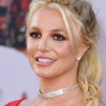 O filho de Britney Spears, Jayden, 18, se levanta a ela agora: veja a foto
