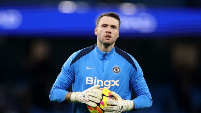 O goleiro da reserva do Manchester City, Marcus Betinelli, do Chelsea

