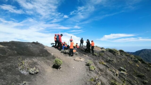 O governador do NTB coordenou em todos os setores para a evacuação de turistas brasileiros que caíram no Monte Rinjani

