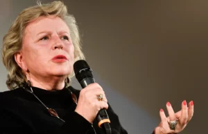 O indignado Krystyna Janda se encaixa nitidamente aos fraudadores. Foi roubado O indignado Krystyna Janda se encaixa nitidamente aos fraudadores. Foi roubado