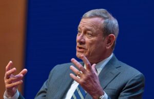 O juiz supremo Roberts alerta sobre palavras políticas acaloradas sobre juízes O juiz supremo Roberts alerta sobre palavras políticas acaloradas sobre juízes