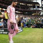 O mais popular: o capitão Kirgistan chorando, Lionel Messi CS se torna um frango vegetal em frente ao PSG