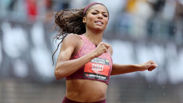 O medalhista de ouro Gabby Thomas perseguiu na pista do Grand Slam

