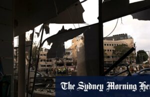 O mundo no meio do trump de mover tensões do meio monte O presidente dos EUA, Donald Trump, deixa o retorno de Calgary a Washington.