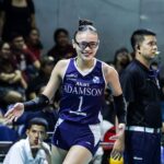 Shaina Nitura de Adamson Lady Falcons, jogo de vôlei feminino da temporada 87 da UAAP.
