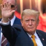 O novo retrato de Donald Trump em comparação com o seu anterior