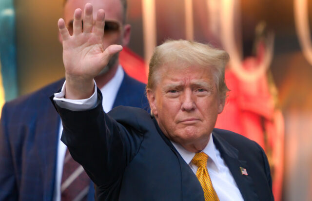 O novo retrato de Donald Trump em comparação com o seu anterior


