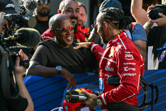 O pai de Lewis Hamilton compartilha a história da vida emocional

