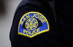 Carro cai na academia de artes marciais de San Jose O policial de San Jose, que foi preso no caso de fotos e abuso infantil