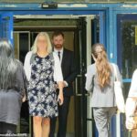 Andrew Holmes (foto) era um funcionário da polícia de Hampshire quando, durante uma conversa com uma mulher em Tinder, em agosto do ano passado, o jogador de 32 anos disse que, se se conhecesse, sequestraria, estuprar e matá-la e queimá-la