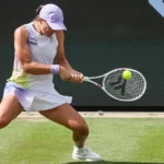 O primeiro jogo de Natal na grama e a primeira vitória. Azarenka não vendeu pele barata