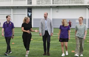 O príncipe William para no St. George’s Park para desejar aos Leões antes de Kick-Off como Sarina Wiegman’s 23-Players Squad Heads para a Suíça por 2025 Euros O príncipe de Gales hoje deseja que as leoa