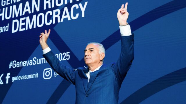 O príncipe iraniano do exílio diz a Trump que ele pode “ser um dos grandes pacificadores da história no meio de falar sobre a mudança de regime

