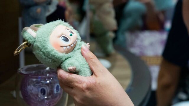 O que são bonecas labubub? Ben Shapiro está se perguntando o que está "errado com as pessoas" no meio do ascensão de US $ 138 brinquedos semelhantes a "Beanie Babies"

