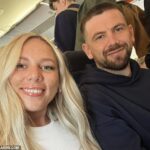 Greg Monks, 38, (foto com sua namorada) já foi encontrada morta em um ravino - cerca de oito dias depois que ele desapareceu da faixa sob o veado de um amigo