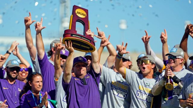 O último título do MCWS da LSU torna o Tigers College Baseball

