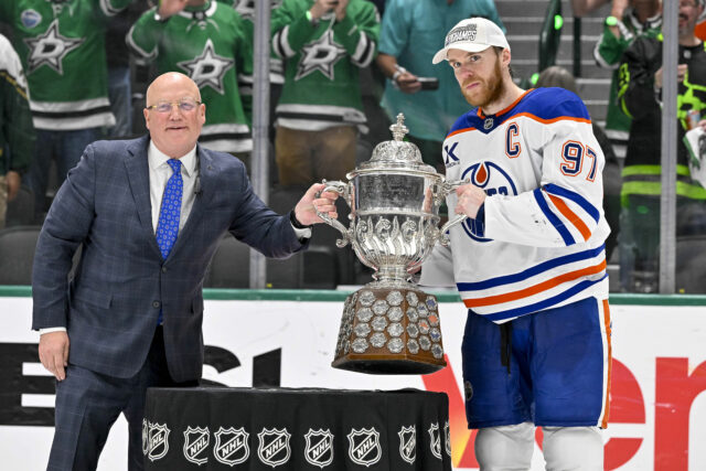 O vice -comissário da NHL, Bill Daly, também sacode preocupações tributárias estaduais nas negociações da CBA

