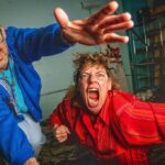 Os membros da banda de tune Yards, Nate Brenner, e sua esposa Merrill Garbus, olham para o estúdio em Oakland, Califórnia, na quinta -feira, 22 de maio de 2025 (Ray Chavez/Bay Area News Group)