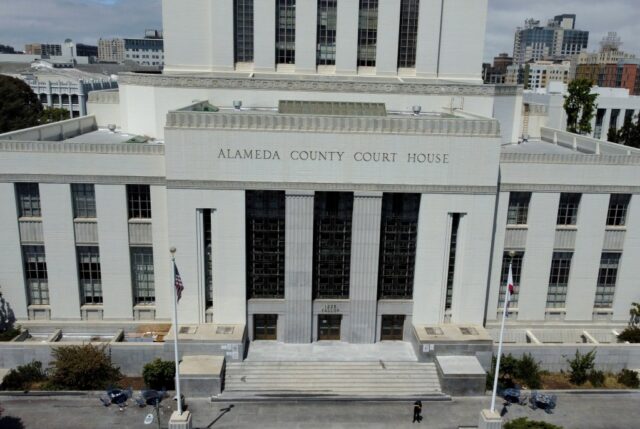 Oakland Man, que foi preso por assassinato, parecia ser uma configuração

