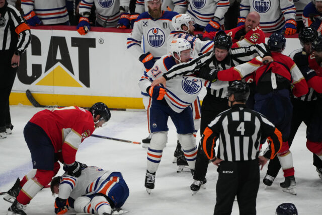 Darnell Nurse Jonah Gadjovich Game 3-Light: Ele foi sozinho com Imagni