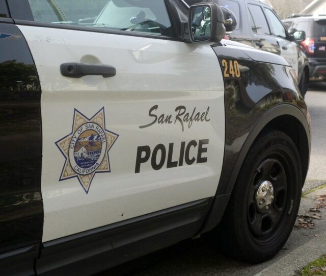 Oficial de segurança do Bay Area Mall, acusado de ter atacado adolescentes

