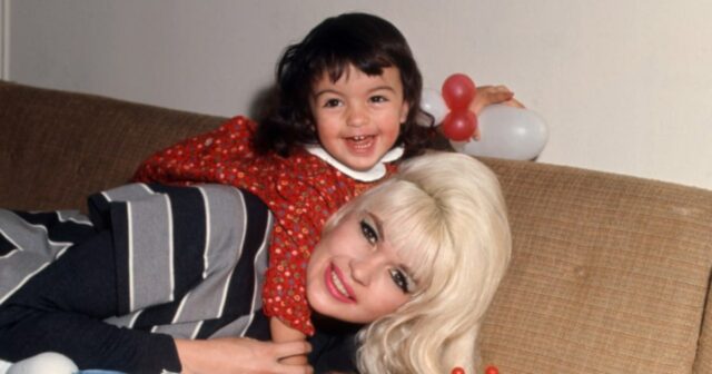 Onde ver 'minha mãe Jayne': documentário de Mariska Hargitay sobre Jayne Mansfield

