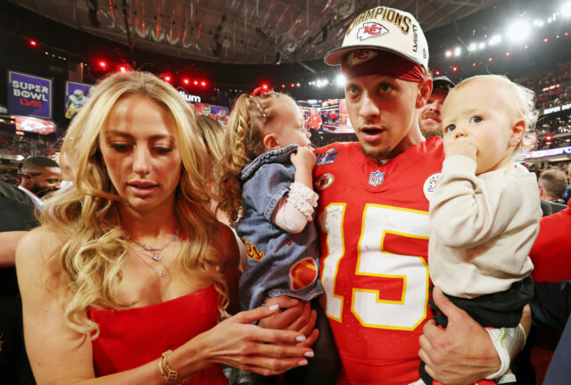 Os Mahomes Patrick revela a mulher Britty, ajudou você a transformar a parte chave do jogo dele

