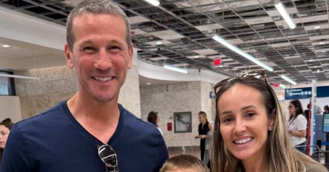 Os alunos de 'Bachelorette' Ashley e JP enviam crianças para o acampamento de verão

