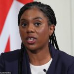 O Partido Conservador liderado pela química Badenoch (foto) hoje prometerá desmontar a proposta de direitos dos trabalhadores de Angela Rayner se eles retornarem ao poder