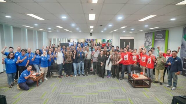 Os estudantes da Associação de Forças da Universidade de Prastiya Mulaya tem um debate aberto: 2 candidatos ao presidente geral de idéias

