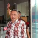 Os membros do DPR Heri Gunawan e Satori foram novamente chamados pelo KPK em relação à corrupção do banco de CSR
