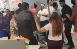 Os ônibus para os dias do avião Aisats interrompem 4 líderes de alto escalão Os ônibus para os dias do avião Aisats interrompem 4 líderes de alto escalão