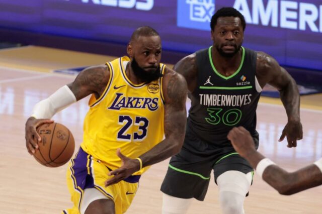 Espera -se que LeBron James (23) use uma opção de jogador de US $ 52,6 milhões.