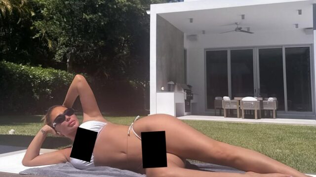 Larsi Posts puxou o biquíni preso