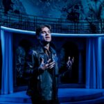 Os protestos e o toque restante cancelam o Phil e 'Hamlet' à medida que as perdas de grupos artísticos aumentam