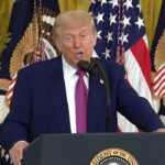 O presidente dos EUA, Donald Trump (imagem), ameaçou o Irã de concordar com um acordo nuclear antes de haver